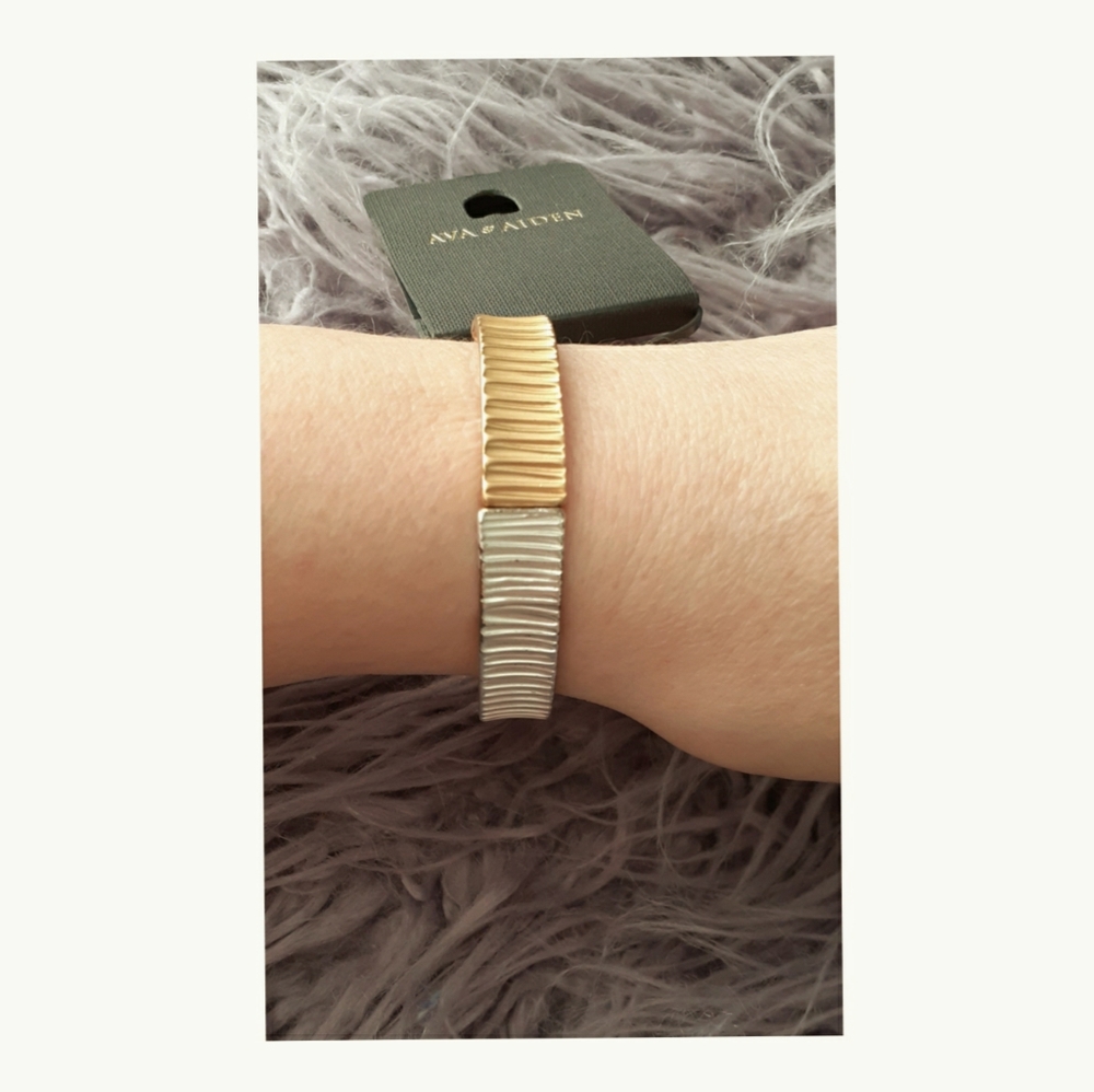 😍NWT STRETCHY MATTE BRACELET